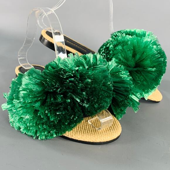 AVEC MODERATION Shoes - AVEC MODERATION Size 6 Green Natural Leather Embellishment Slip On Sandals